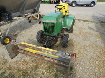 Main image John Deere 318
